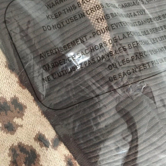 Isaac Mizrahi Printed Jacquard Knit Leopard Winter Cardigan with Pockets - Picture 6 of 10